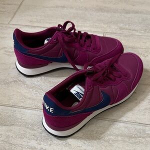 Nike Maroon and Blue Athletic Shoes